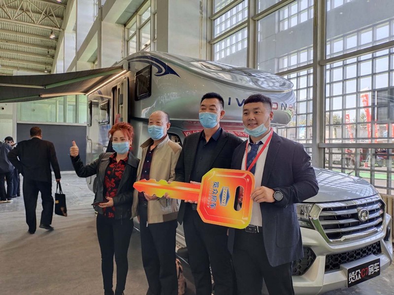 從這選房車的顧客怎么這么多？